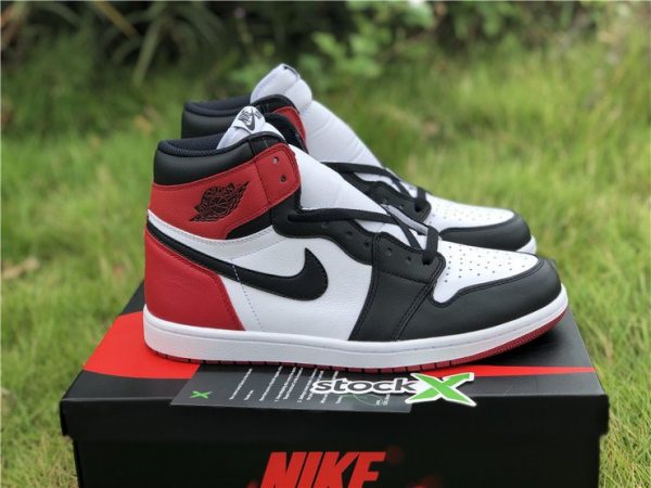 Air Jordan 1 Retro High OG Black Toe