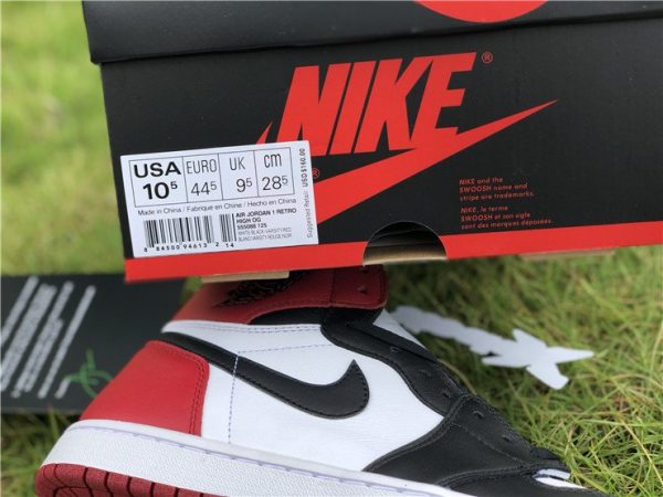 Air Jordan 1 Retro High OG Black Toe close look