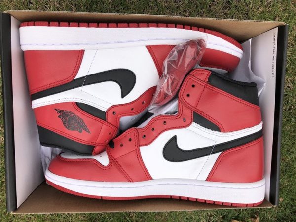 Air Jordan 1 OG High Chicago in box