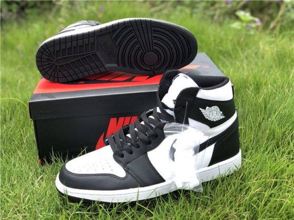 Air Jordan 1 Retro High OG Black White