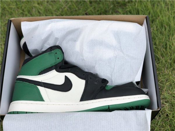 Air Jordan 1 Retro High OG Pine Green in box