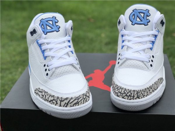 Air Jordan 3 UNC PE White Blue football tongue