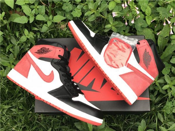 Jordan 1 Retro High Track Red - 555088-112 panel