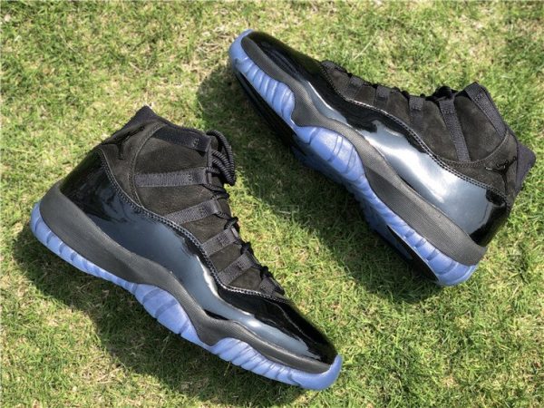 Air Jordan 11 Cap And Gown