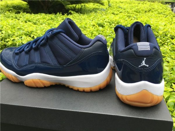 Air Jordan 11 XI Low Navy Gum Navy Blue heel