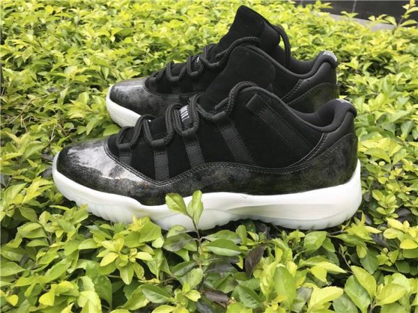 Air Jordan XI 11 Retro Low Barons Black trainer