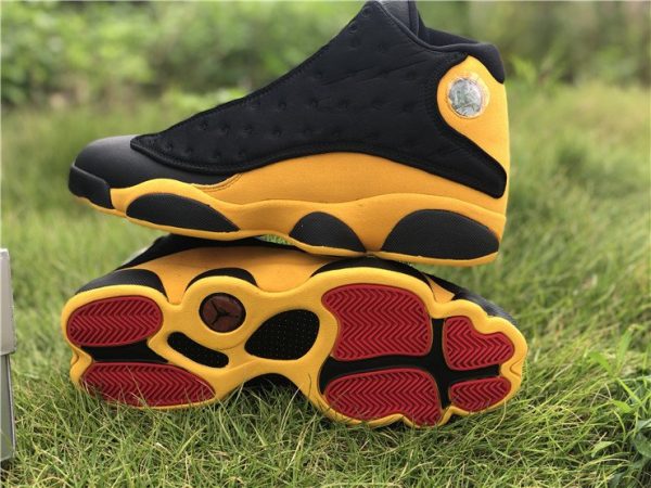 Carmelo Anthonys Air Jordan 13 Melo Class of 2002 sole