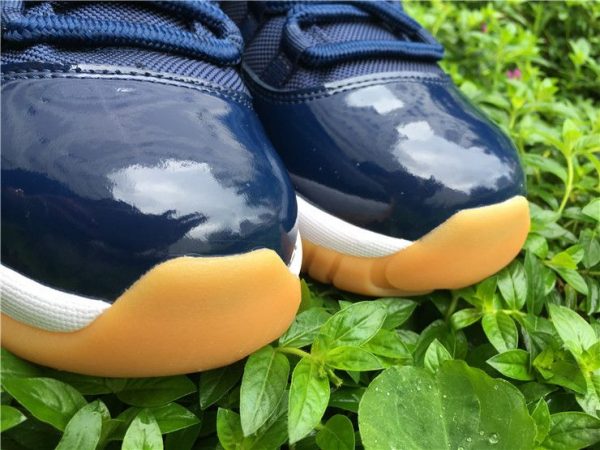 Jordan 11 Retro Low Midnight Navy - 528895-405 toe