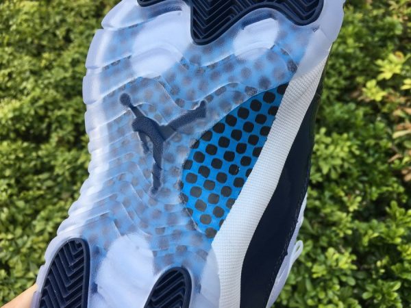 Nike Air Jordan 11 XI Win Like 82 Midnight Navy carbon fiber