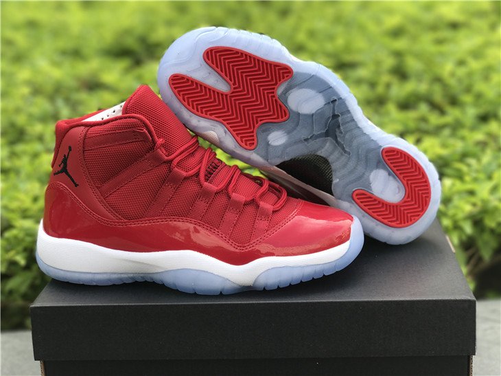 jordan gym red 11