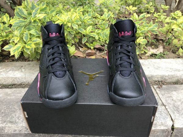 Air Jordan 7 GS Black Hyper Pink tongue