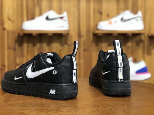 Nike Air Force 1 AF1 Utility Black heel