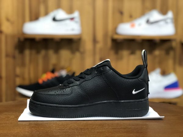 Nike Air Force 1 AF1 Utility Black trainer