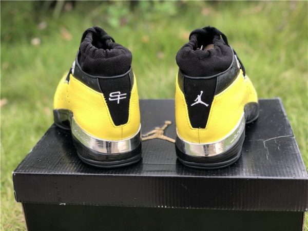 SoleFly x Air Jordan 17 Low Lightning AJ7321-003 heel