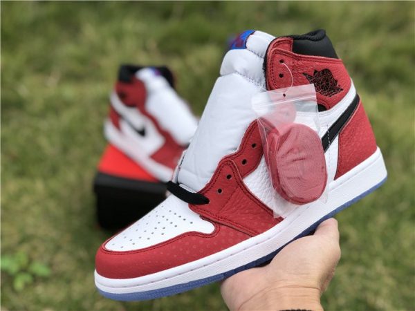 Air Jordan 1 Chicago Crystal Gym Red shoelaces