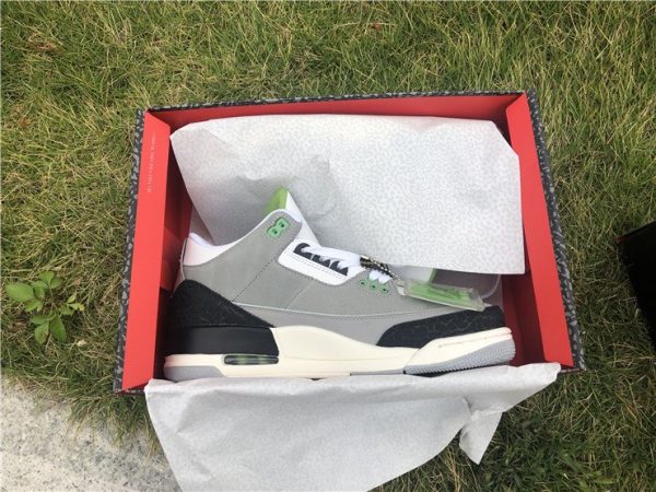 Jordan 3 Retro Chlorophyll 136064-006 in box