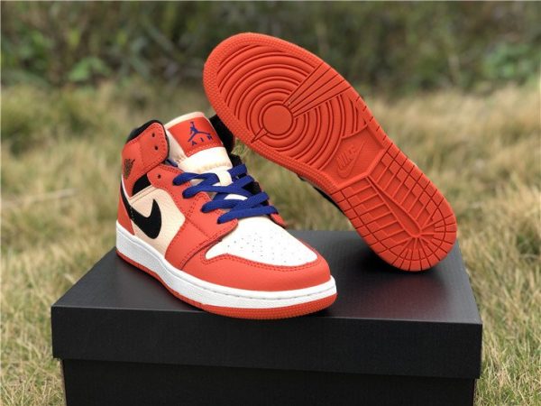 Air Jordan 1 Mid SE Team Orange sneake