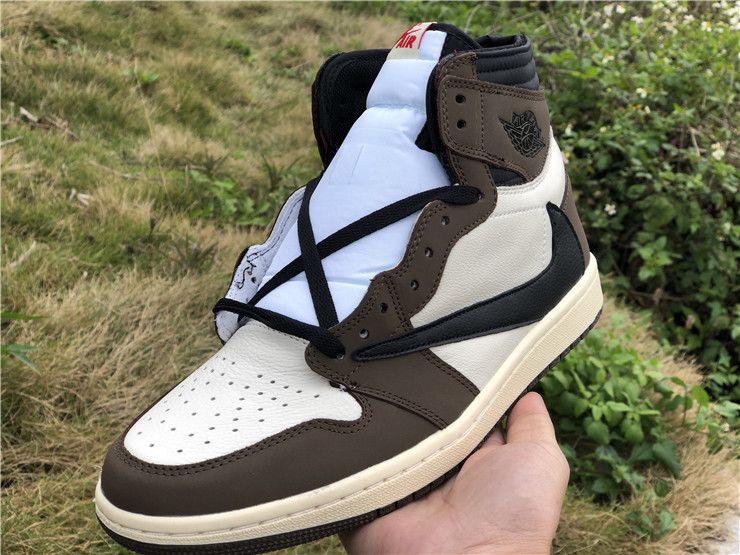 Travis Scott x Air Jordan 1 Retro High OG TS SP Earthy Brown 2019