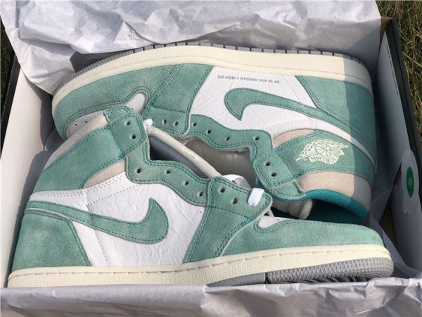 2019 New Air Jordan 1 High OG Turbo Green in box