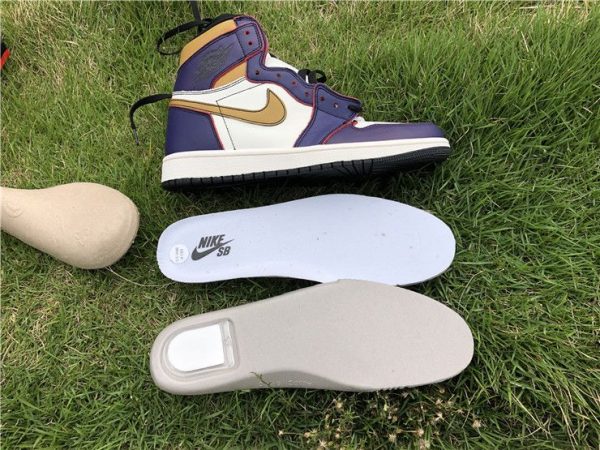 Air Jordan 1 Nike SB Lakers Chicago Court Purple insole