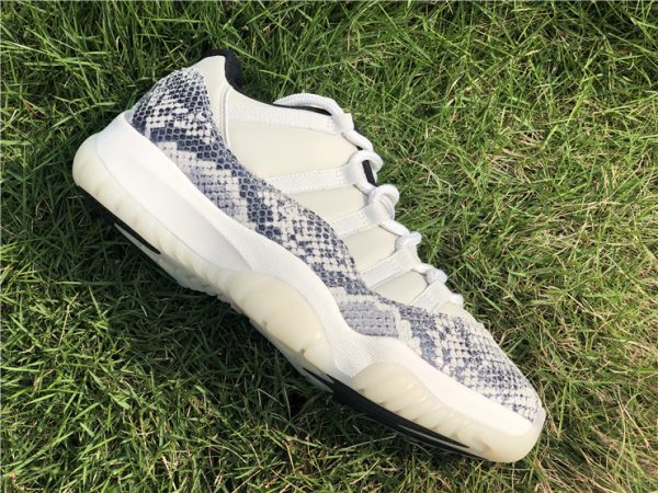 Jordan 11 Low SE Snakeskin Light Bone shoes