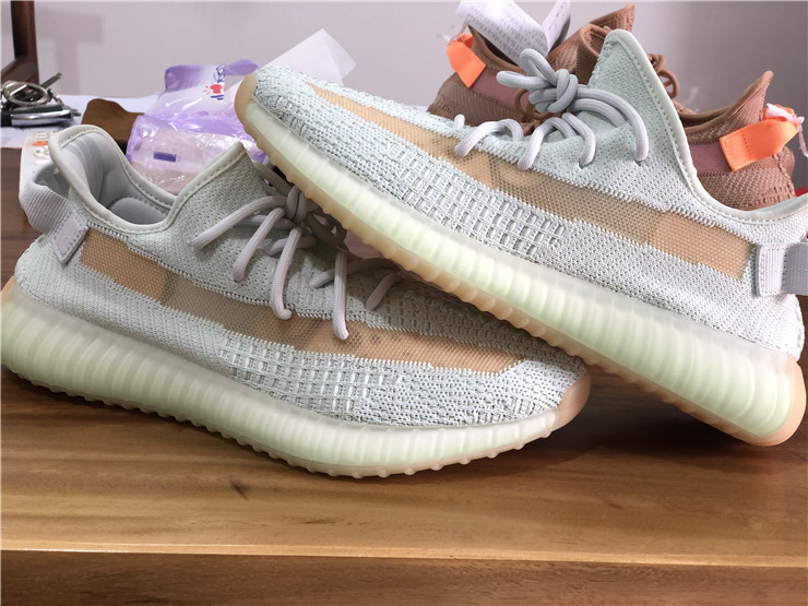 close look adidas Yeezy Boost 350 V2 Hyperspace