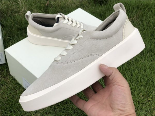 Fear of God 101 low Sneaker Bone Suede on hand