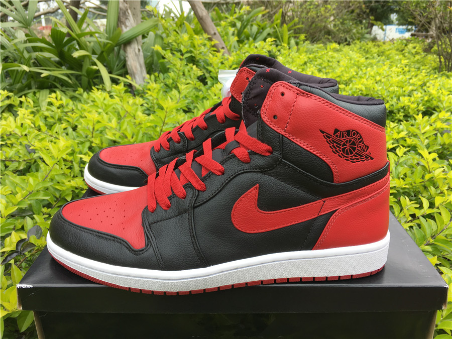 Air Jordan 1 High Banned 432001-001 swoosh