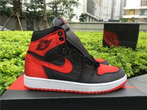 Air Jordan 1 Retro High OG SE Satin