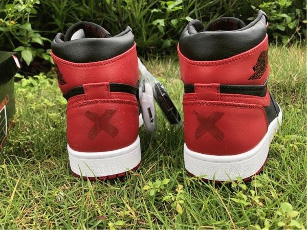 Jordan 1 Retro High Banned Black Red heel with X