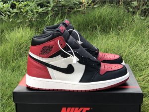 Air Jordan 1 Retro High Bred Toe