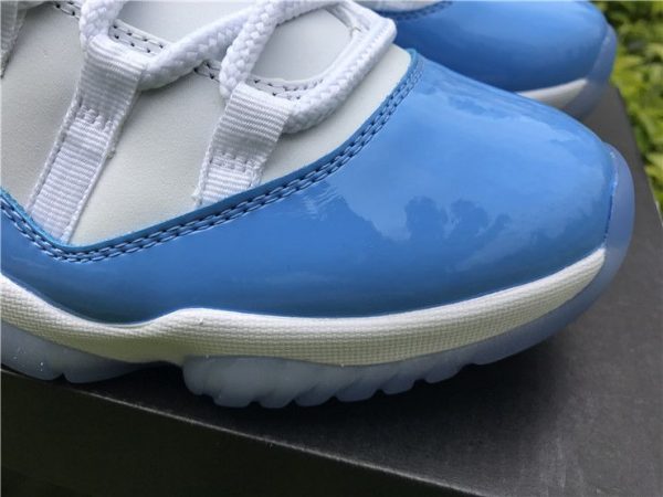 Air Jordan 11 Low Columbia toe