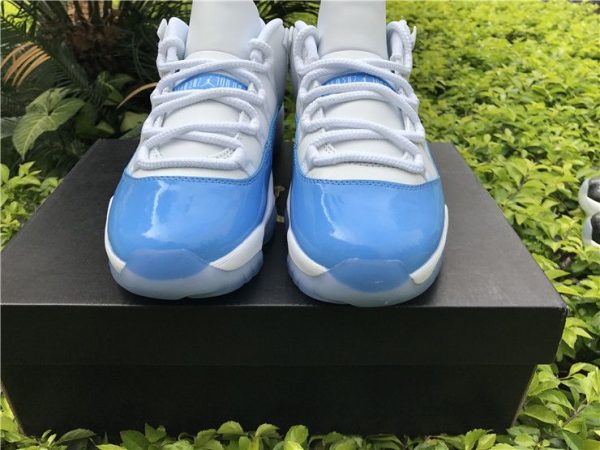 Air Jordan 11 Low White University Blue toe