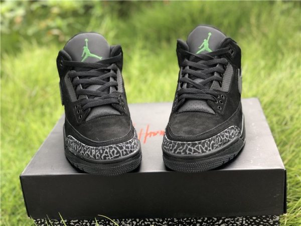 Jordan 3 Oregon Black Dark Grey tongue