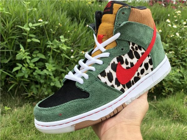 Nike SB Dunk High Dog Walker sheos