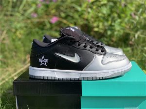 Supreme Nike SB Dunk Low Metallic Silver