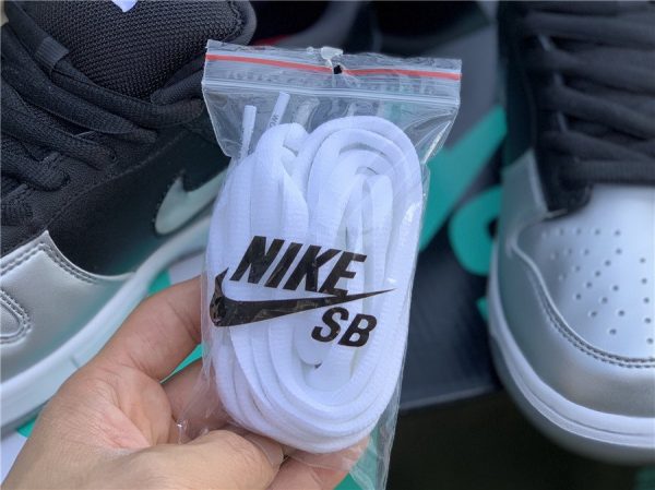 Supreme x Nike SB Dunk Low Metallic Silver laces