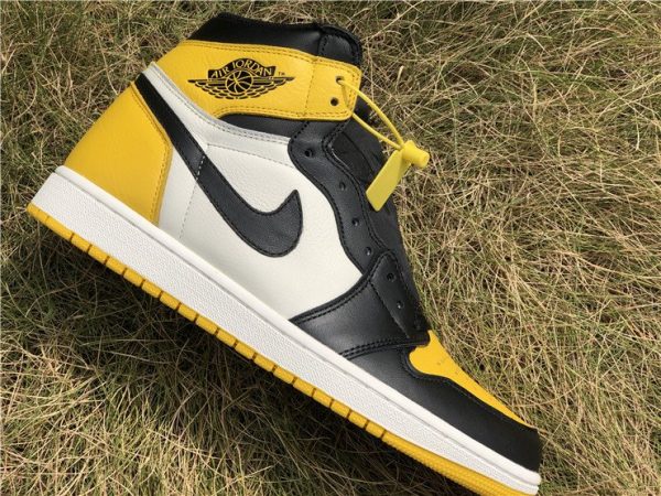 Air Jordan 1 High Yellow Toe panel