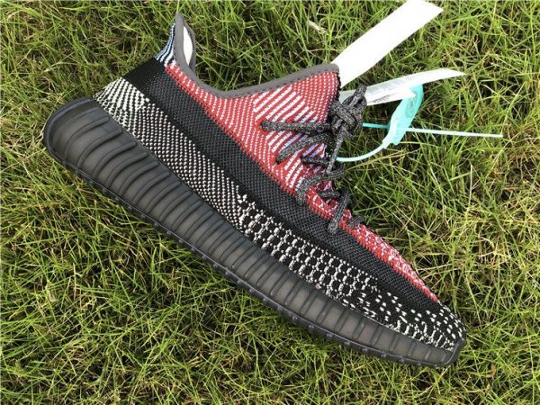 Yeezy Boost 350 V2 Yecheil adidas sneaker