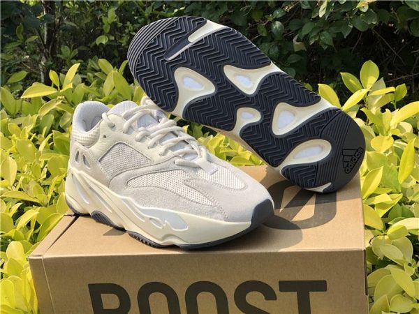 adidas Yeezy Boost 700 Analog bottom