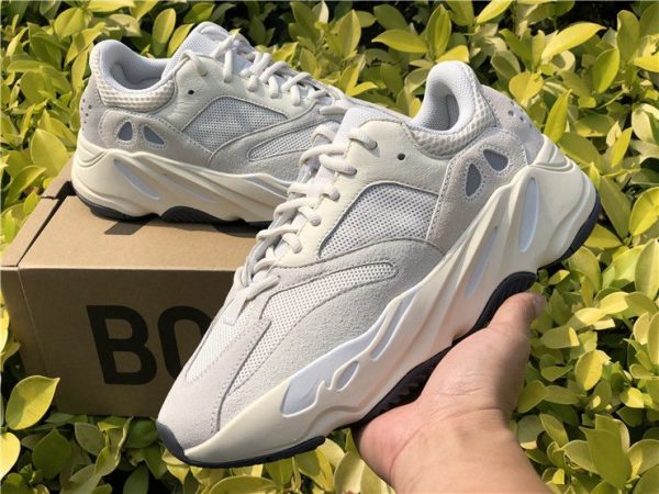 adidas Yeezy Boost 700 Analog sneaker