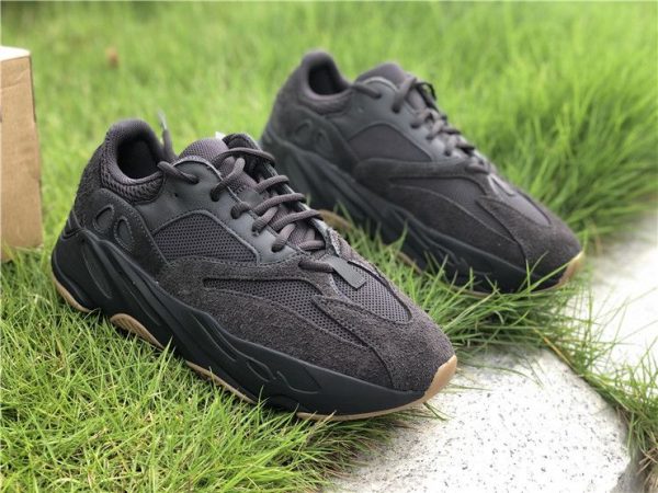 adidas Yeezy Boost 700 Utility Black FV5304 sneaker