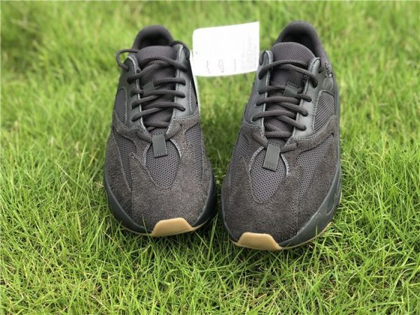 adidas Yeezy Boost 700 Utility Black Sneaker