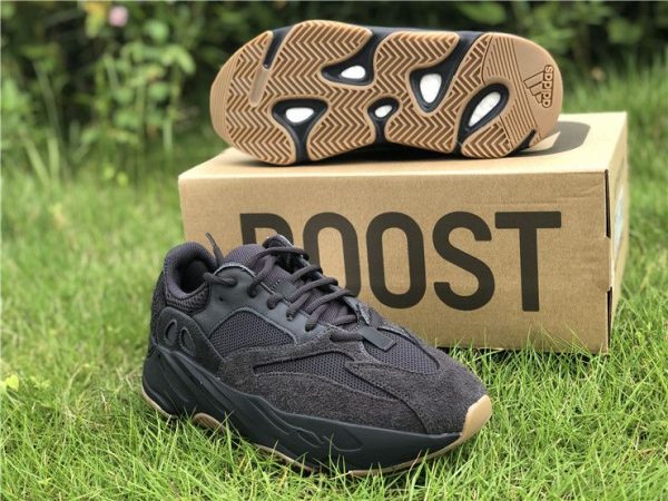 adidas Yeezy Boost 700 Utility Black gum bottom