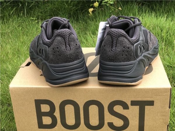 adidas Yeezy Boost 700 Utility Black heel