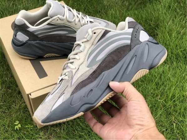 adidas Yeezy Boost 700 V2 - Fu7914