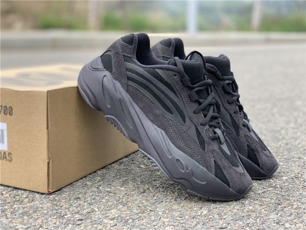 adidas Yeezy Boost 700 V2 Vanta FU6684