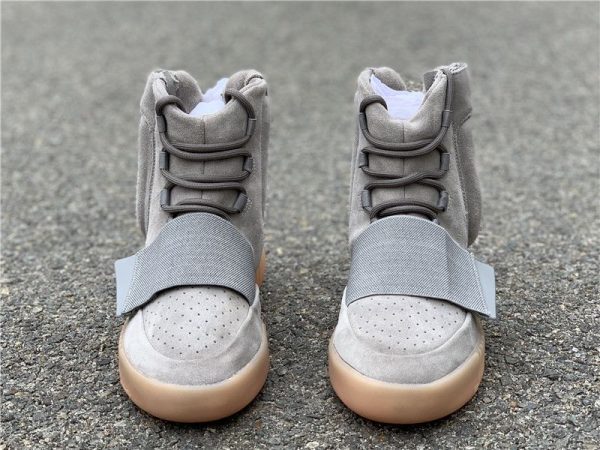 adidas Yeezy Boost 750 front look