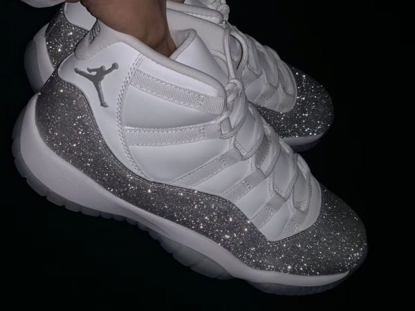 dark look - WMNS Air Jordan 11 Metallic Silver (1)