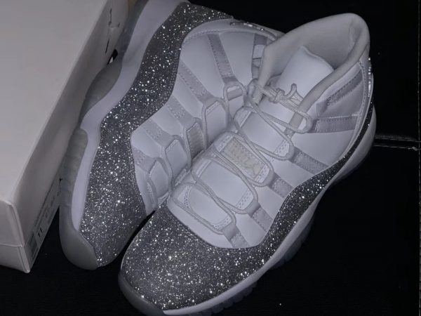 dark look - WMNS Air Jordan 11 Metallic Silver (2)